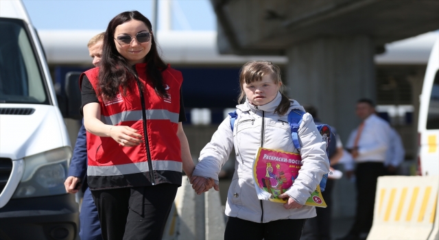 Ukrayna’dan tahliye edilen yetimler Antalya’da güvende hissediyor